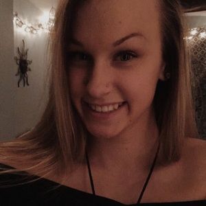 Meet your Posher, Lauren